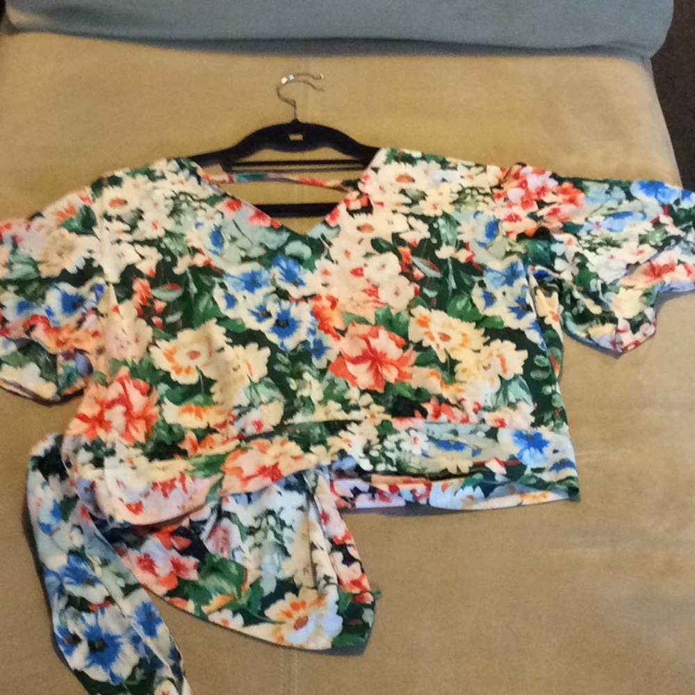 ZARA LIKE NEW WRAP TOP